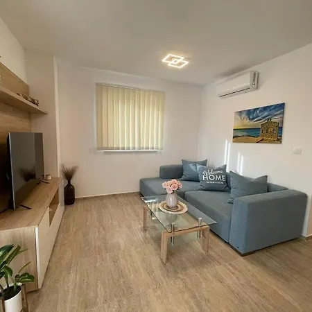 Pervan Homes - Apartment *