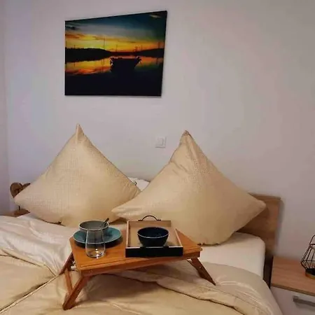 Pervan Homes - Apartment
